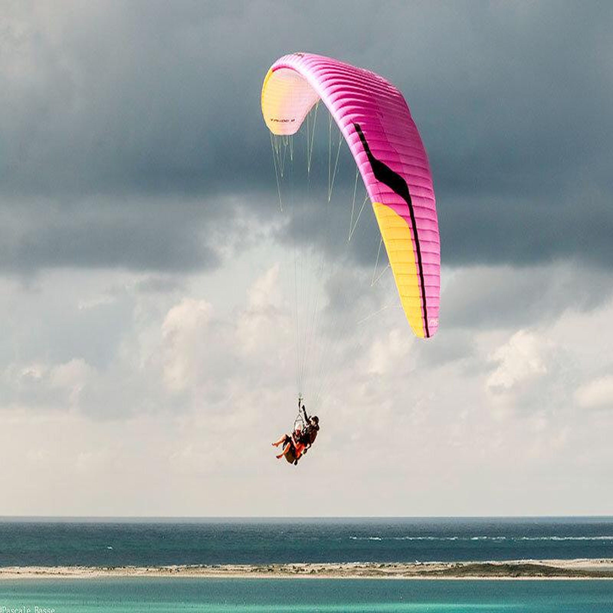 Voir la diapositive 3 : Smartbox Vol en parapente sur la dune du Pilat avec vidéo et photos du vol - Coffret Cadeau Sport & Aventure