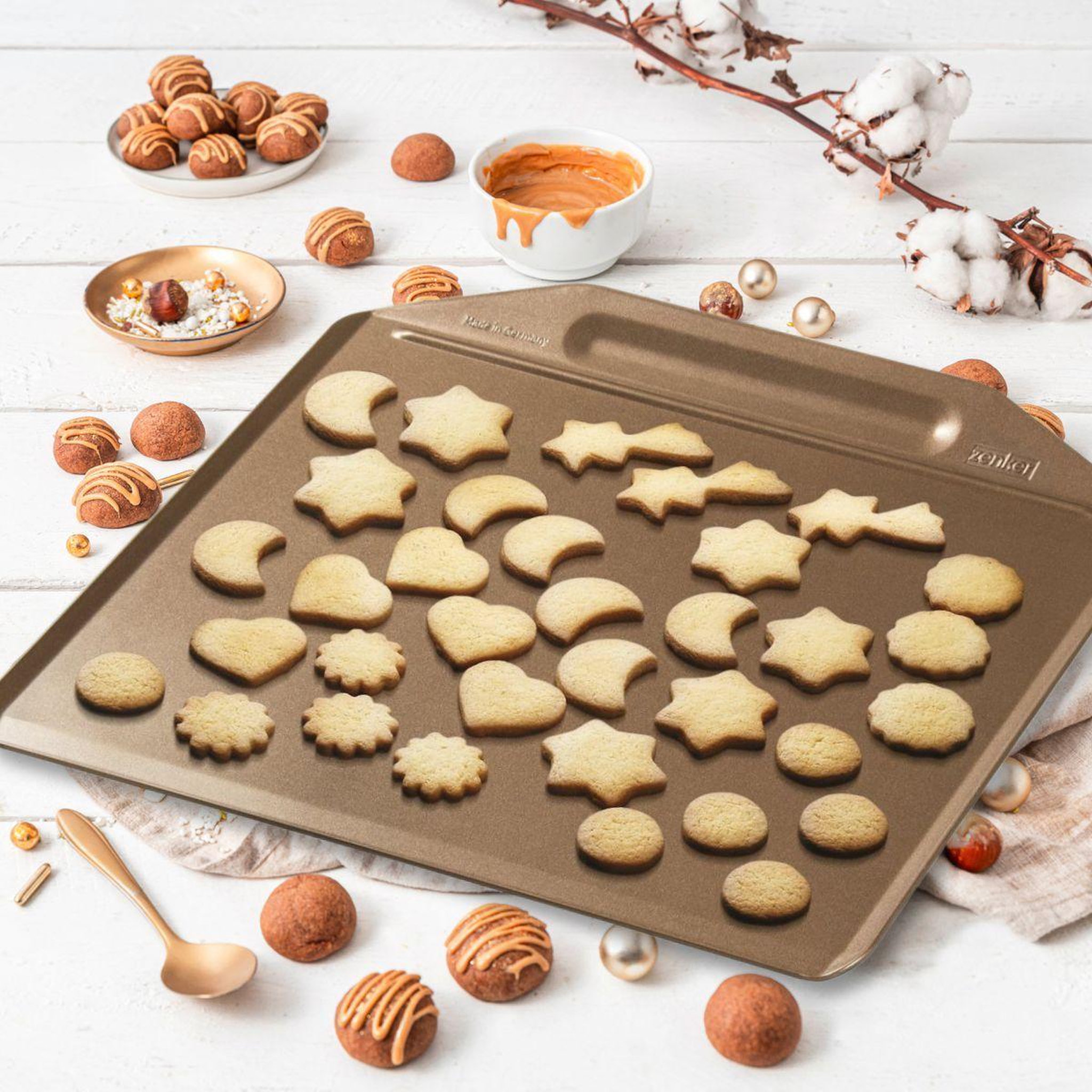 Voir la diapositive 4 : ZENKER Plaque de cuisson au four sans rebords et 7 emporte-pièces de noël zenker noël