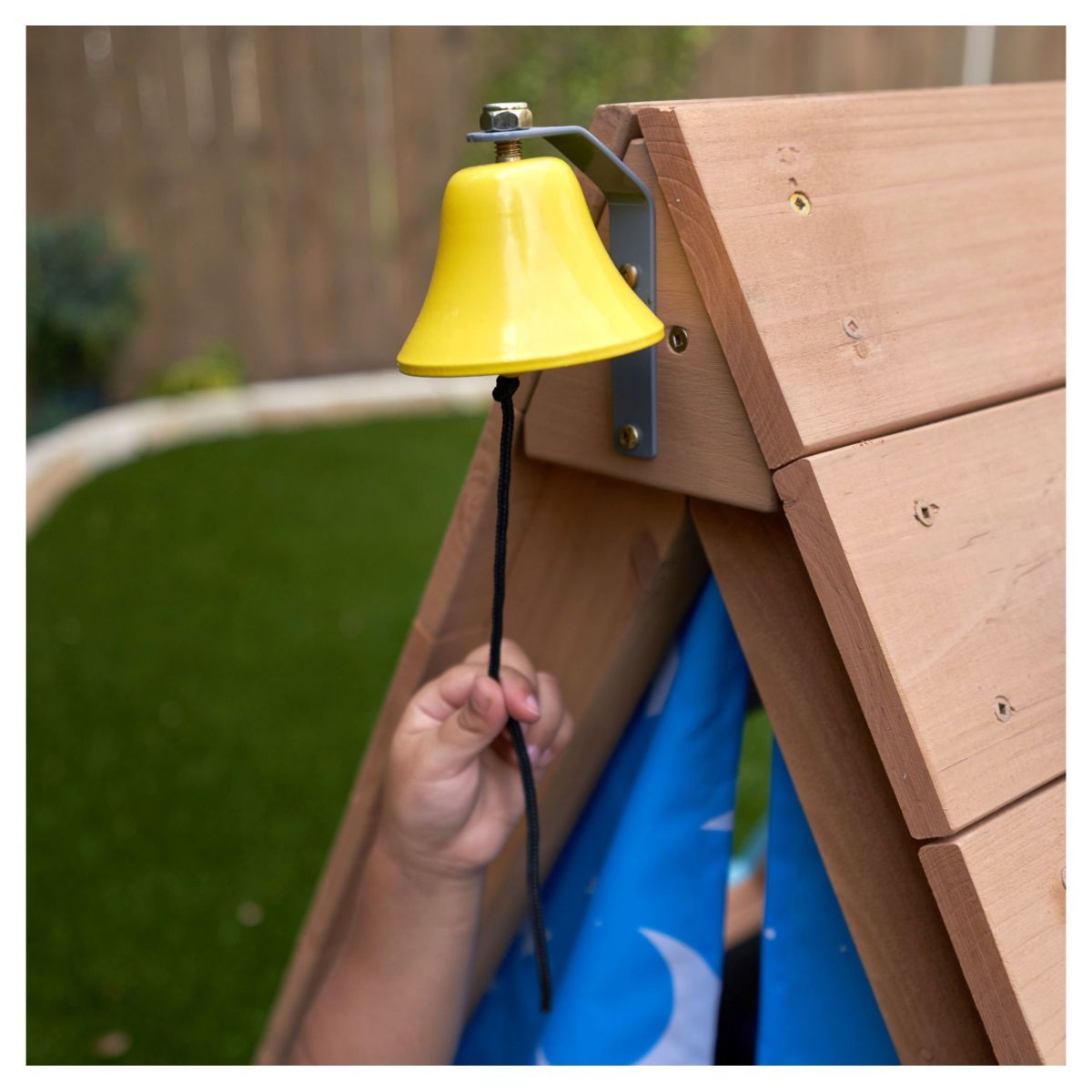 Kidkraft Cabane tipi de jardin bébé - Bois avec mur d'escalade - H91cm - TIPI 