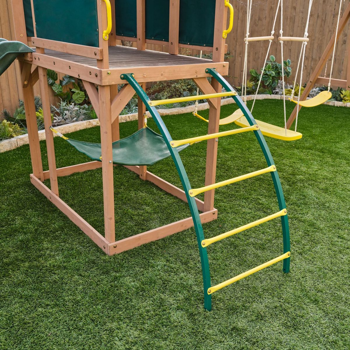 Kidkraft Aire de jeux avec toboggan - bois - H2,55m - HIDEAWAY HAVEN 