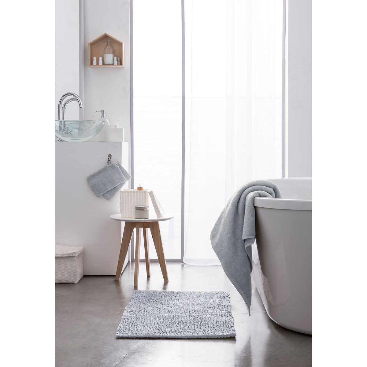 TODAY  Serviette de toilette unie en coton 600 gr/m2 