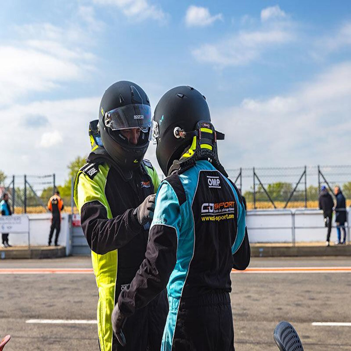 Smartbox Stage de pilotage monoplace : 6 à 8 tours sur circuit en Formule 4 Tatuus - Coffret Cadeau Sport & Aventure