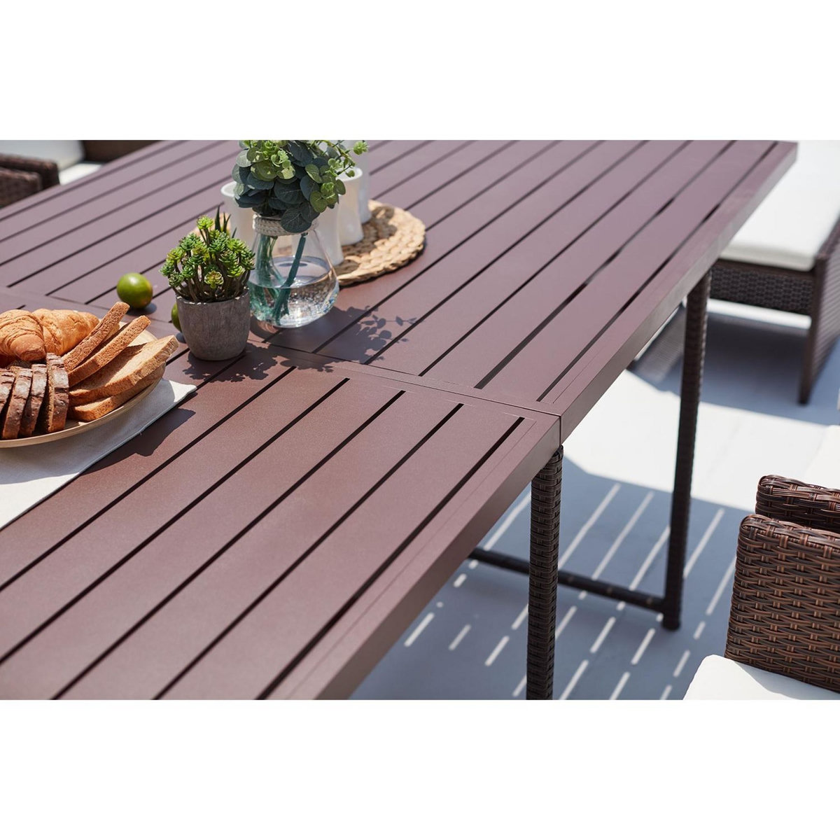 CONCEPT USINE Table et chaise 12 places encastrables alu résine marron-blanc SUNSET