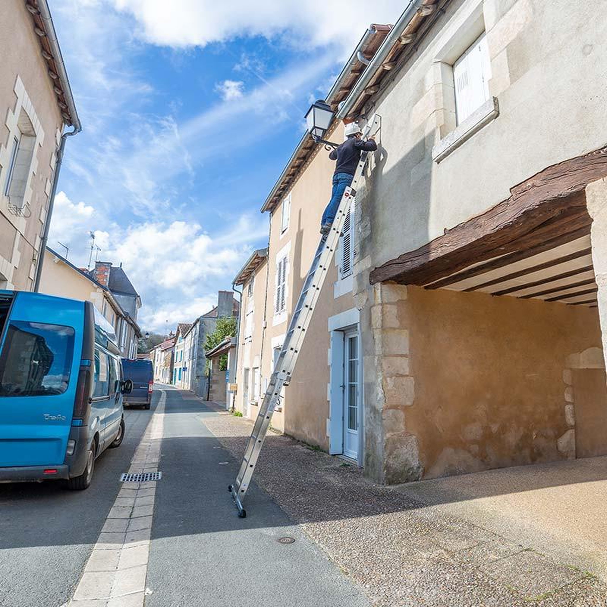 Voir la diapositive 5 : HAILO Echelle coulissante à corde 2 plans 2x15 échelons 7,6m/8,4m en aluminium hailo profistep duo