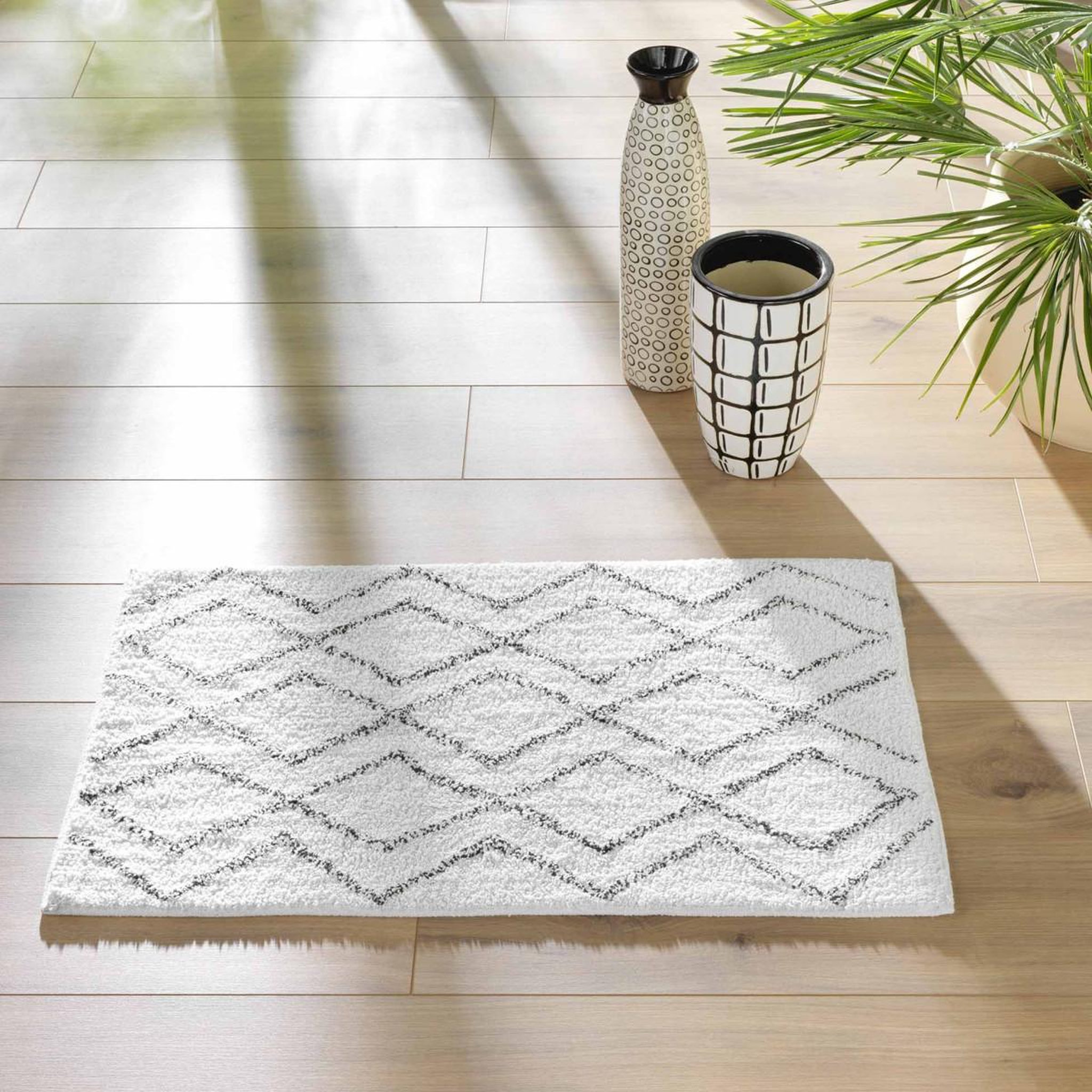 Voir la diapositive 2 : Douceur d'Intérieur Tapis déco imprimé  emya  50x80cm blanc & gris