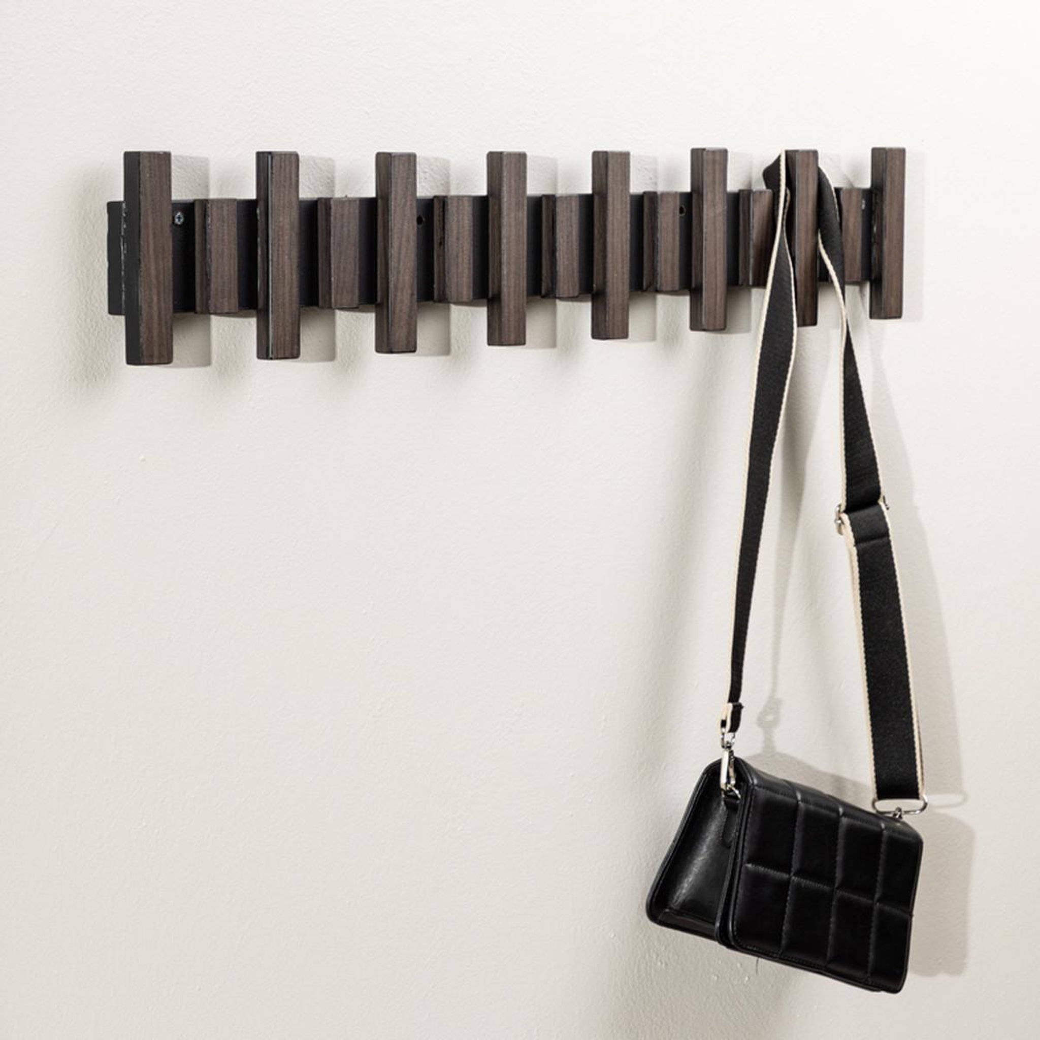 Voir la diapositive 4 : Paris Prix Patère design 8 crochets  nimes  75cm marron