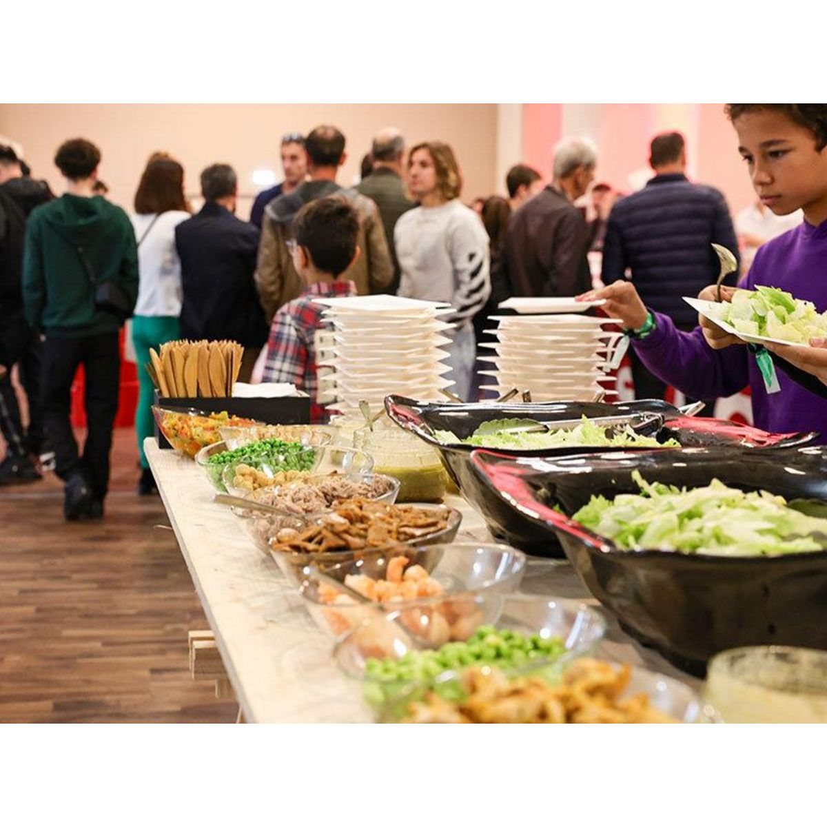 Smartbox Billet VIP bord de terrain pour un match du SLUC Nancy basket avec buffet pour 2 personnes - Coffret Cadeau Sport & Aventure