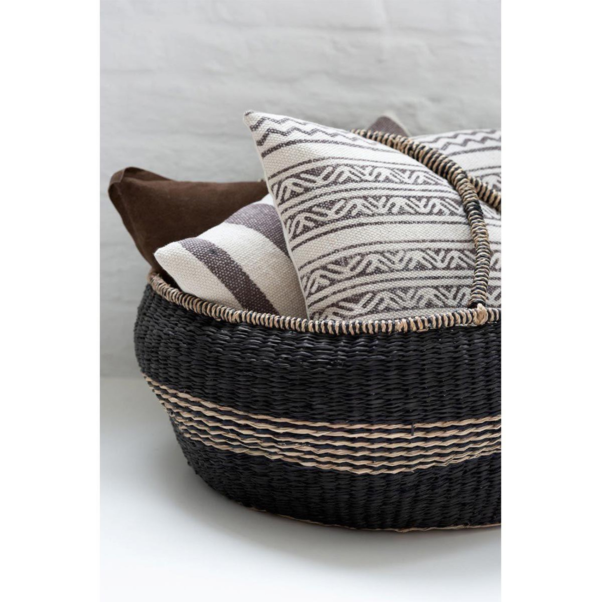 Voir la diapositive 3 : J-LINE Coussin Déco en Cuir  Reklan  45x45cm Marron