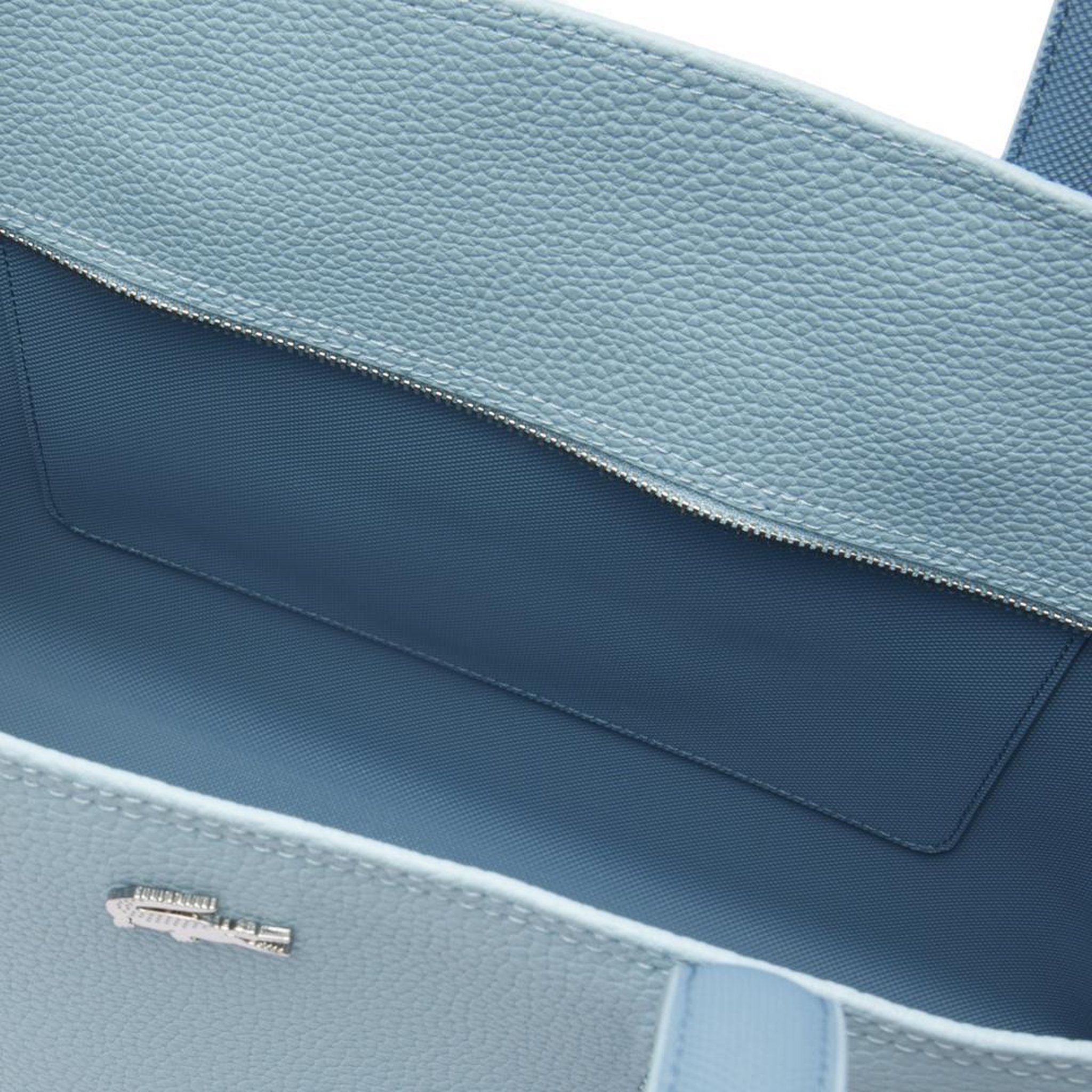 Voir la diapositive 3 : Lacoste Sac cabas bleu clair femme lacoste forget