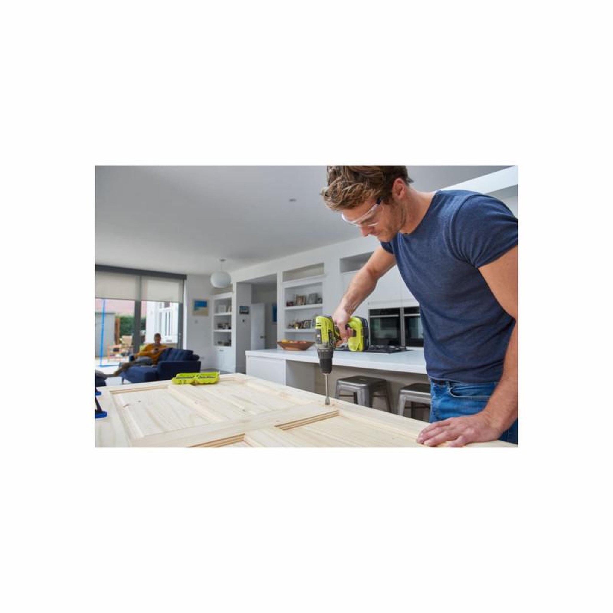 Voir la diapositive 3 : Ryobi Pack 2 outils perceuse-visseuse et outil multifonction ryobi 18v one+ - avec batterie 2,0ah et char