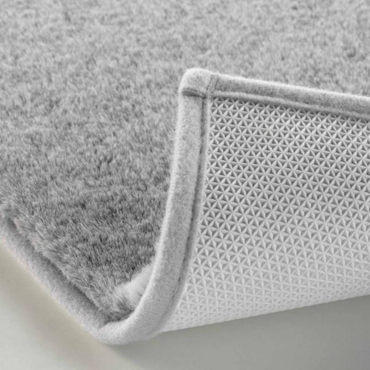 Paris Prix Tapis Imitation Fourrure  Feline  90x60cm Gris