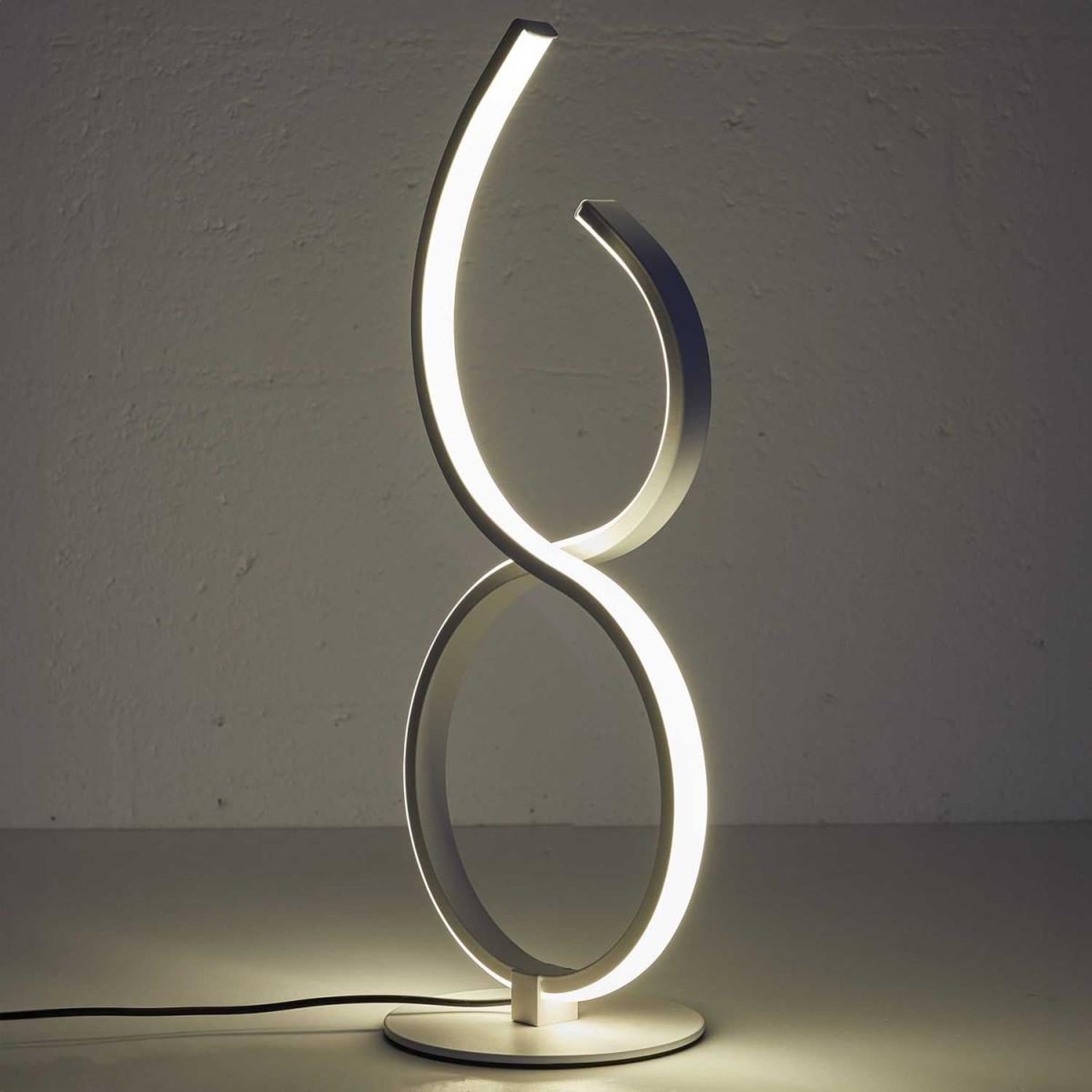 Voir la diapositive 5 : The Home Deco Factory Lampe à poser design  120 led  36cm blanc