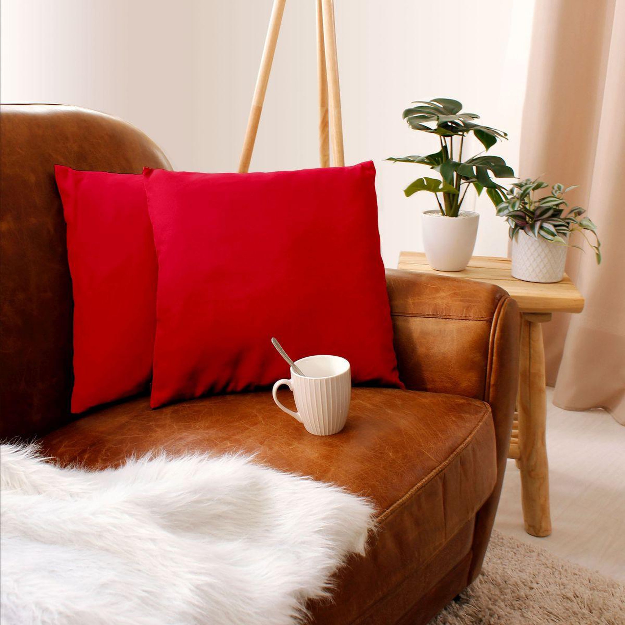 Voir la diapositive 2 : ENJOY HOME Coussin déco uni  basic  40x40cm rouge