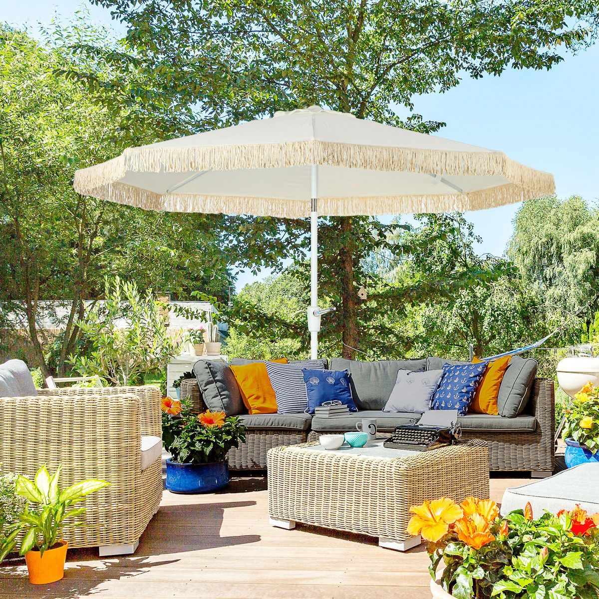 OUTSUNNY Parasol inclinable de jardin style bohème à franges polyester haute densité crème