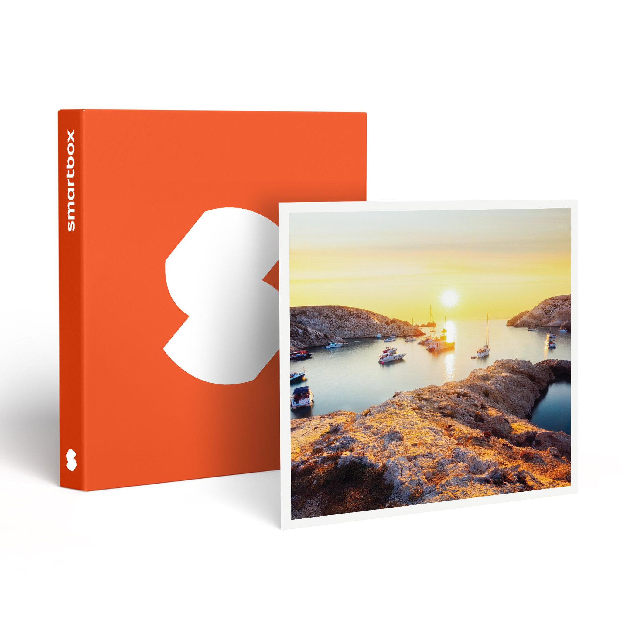 Smartbox Excursion en bateau de 3h dans les calanques au coucher du soleil avec rosé - coffret cadeau sport & aventure