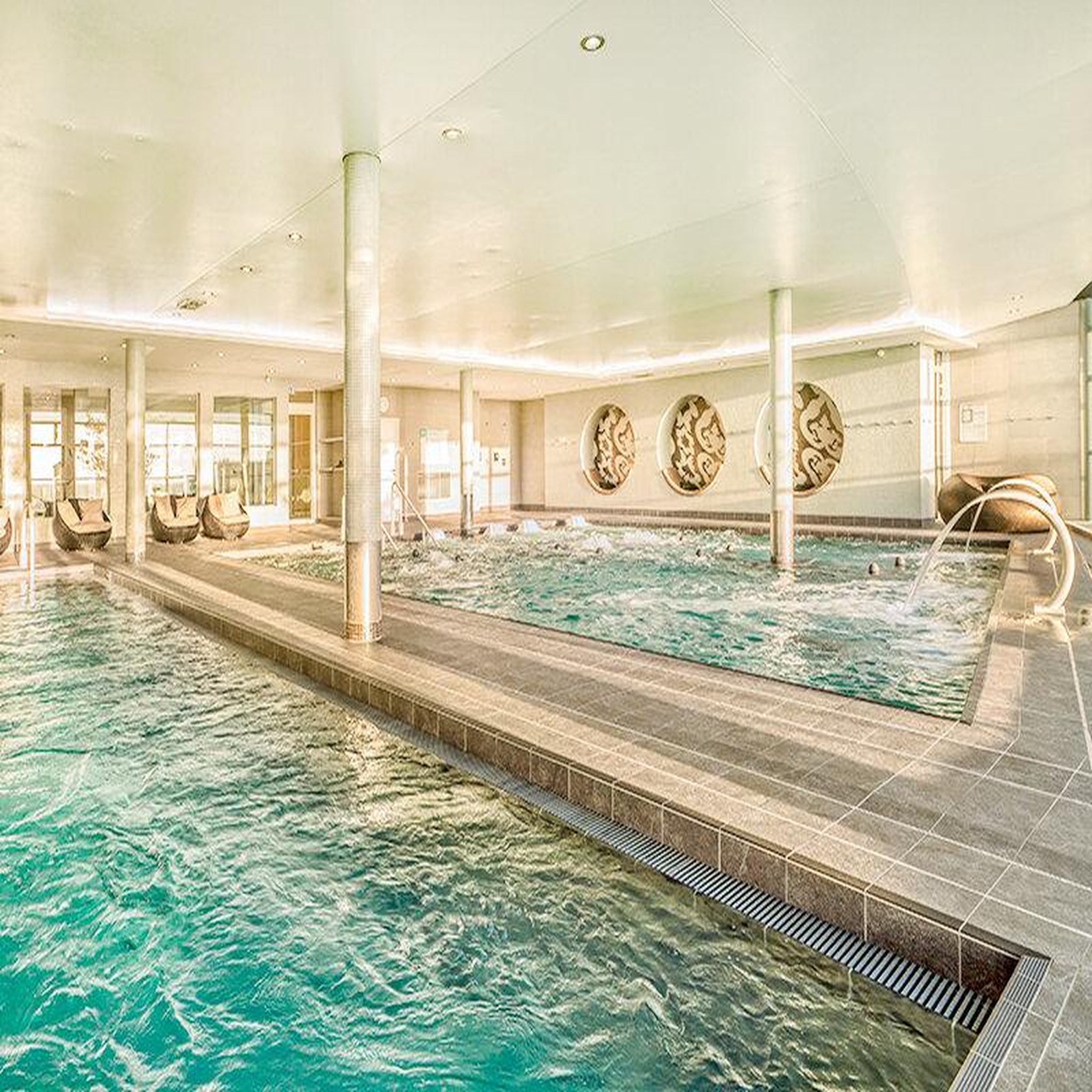 Voir la diapositive 3 : Smartbox Séjour thalasso : 2 jours en hôtel 4* avec spa, hydromassage et dîner près de saint-brieuc - coffret cadeau séjour