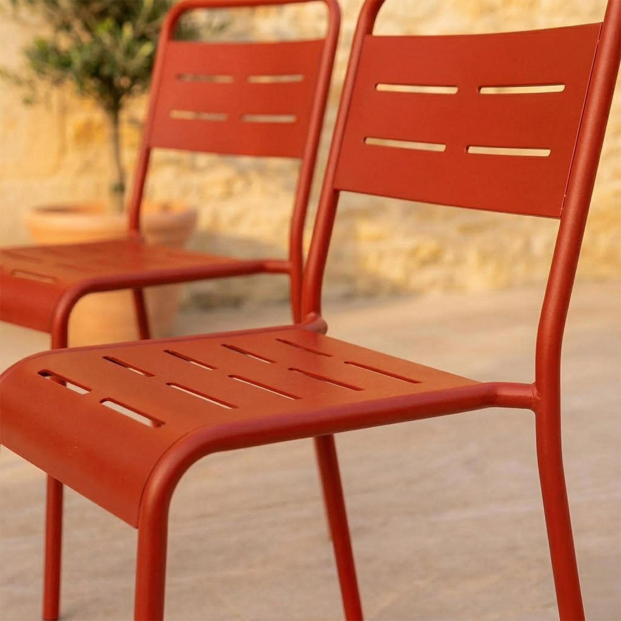 Voir la diapositive 5 : CONCEPT USINE Ensemble de 4 chaises de jardin empilables terracotta bergame