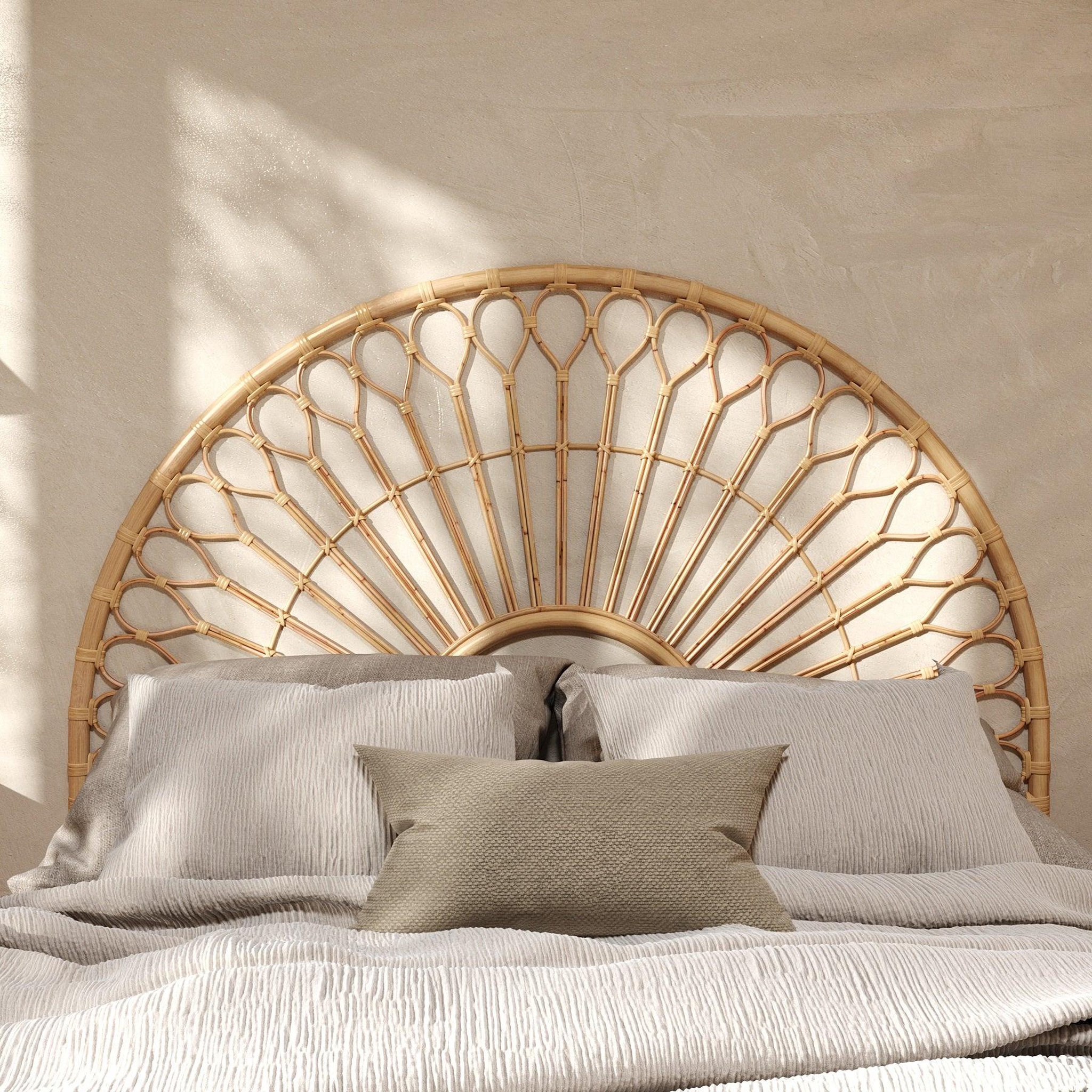 Voir la diapositive 2 : MAISON PAVANE Tête de lit 160 cm en rotin naturel-bahia