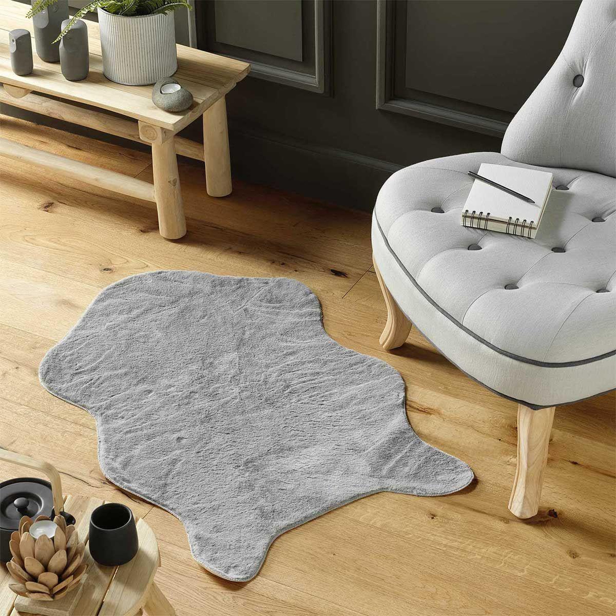 Voir la diapositive 3 : Douceur d'Intérieur Tapis imitation fourrure  réglisse  60x90cm gris