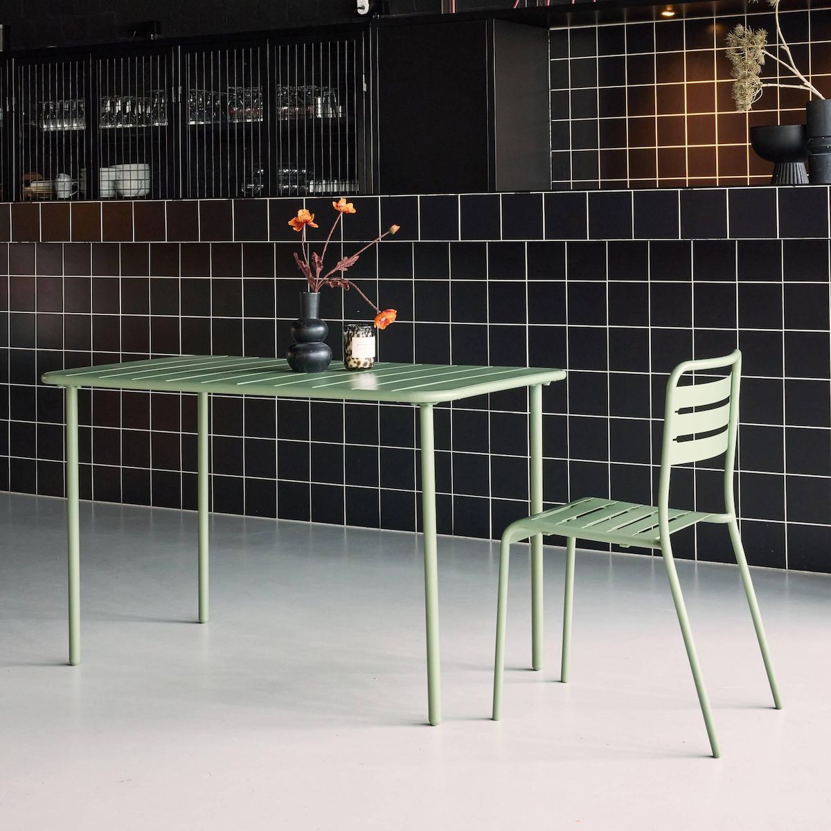 SWEEEK Table de jardin métal 4 places, Amelia L 120 x 70 x 72,5cm