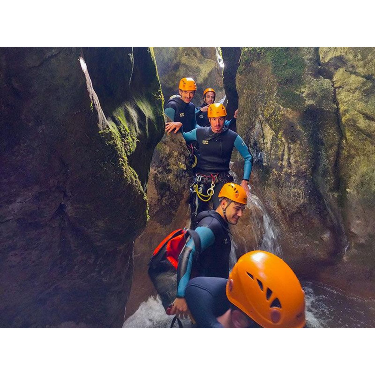 Smartbox Descente du canyon du Grenant et du canyon du Tréfond pour 2 adultes et 2 enfants - Coffret Cadeau Sport & Aventure