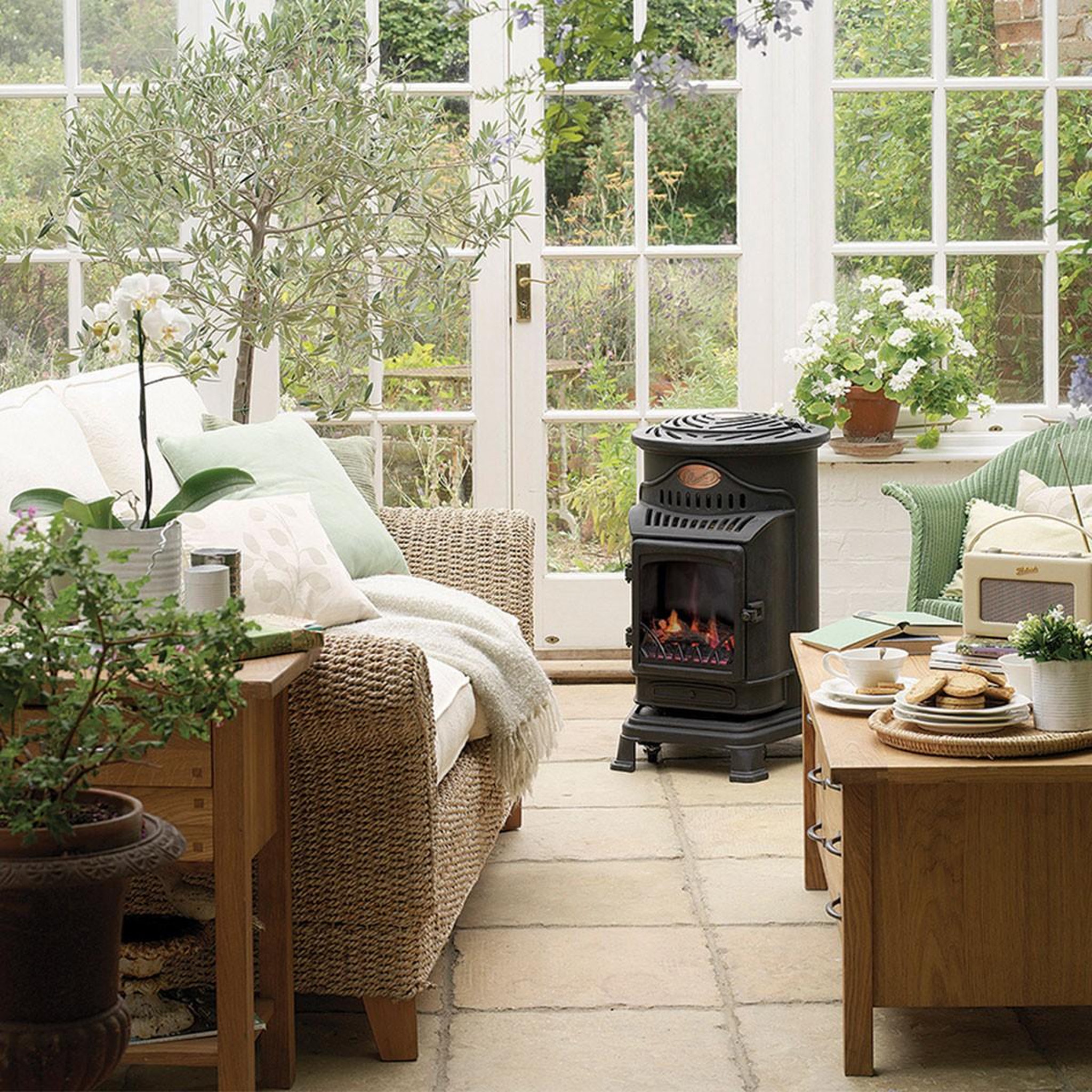 Voir la diapositive 6 : INTEC Pack de 2 Poêles à gaz Noir Provence en fonte 3,4KW Effet feu Chauffage d'appoint gaz sur roues