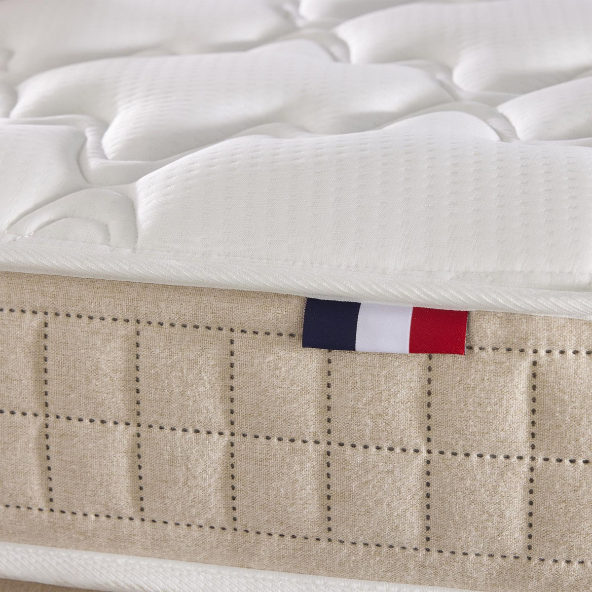IDLITERIE Matelas latex ESSENTIEL : confort ferme et soutien précis 3 zones