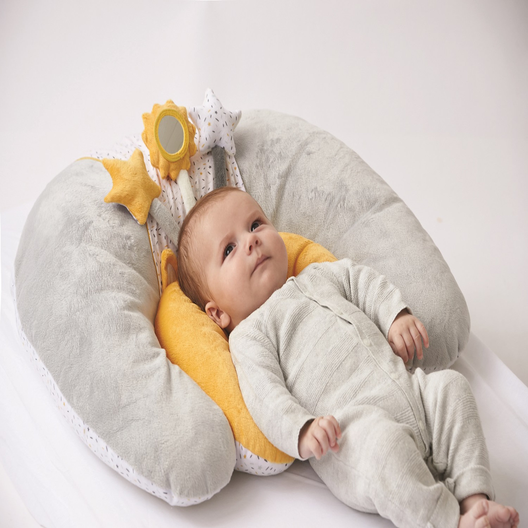 Voir la diapositive 9 : TINEO Coussin malin multifonctions 