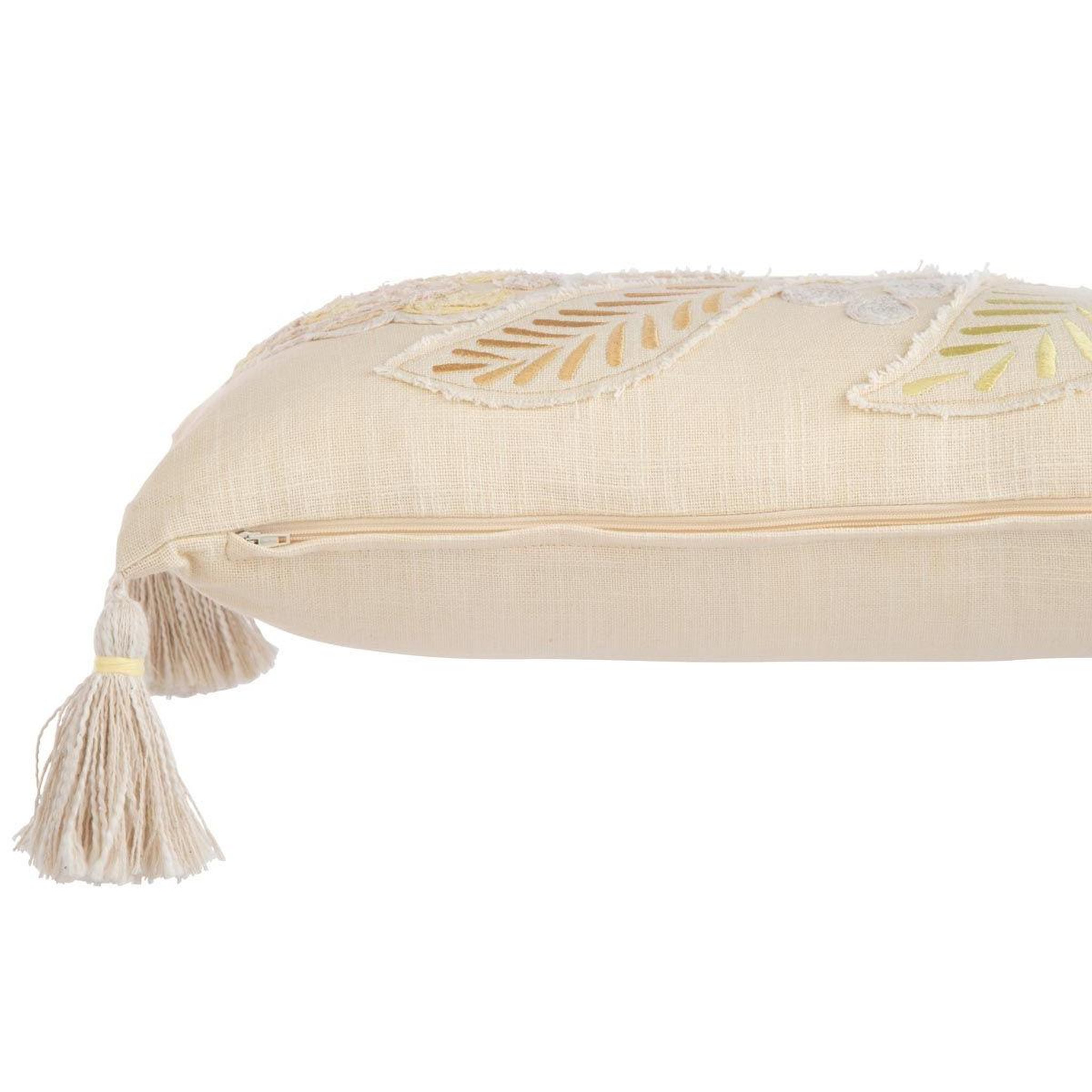 Voir la diapositive 3 : J-LINE Coussin déco à pompons  champêtre  30x50cm jaune clair