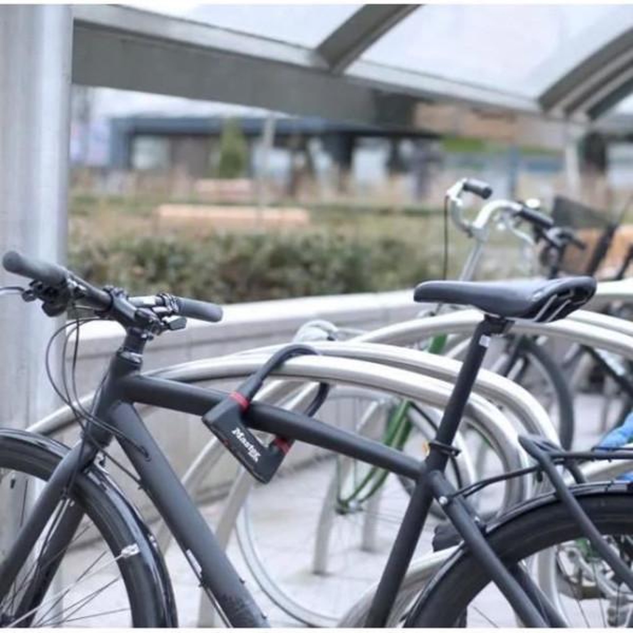 Voir la diapositive 2 : Master lock Antivol en U MASTER LOCK - Mini U - Acier cémenté - Protection contre crochetage - Vélo loisir