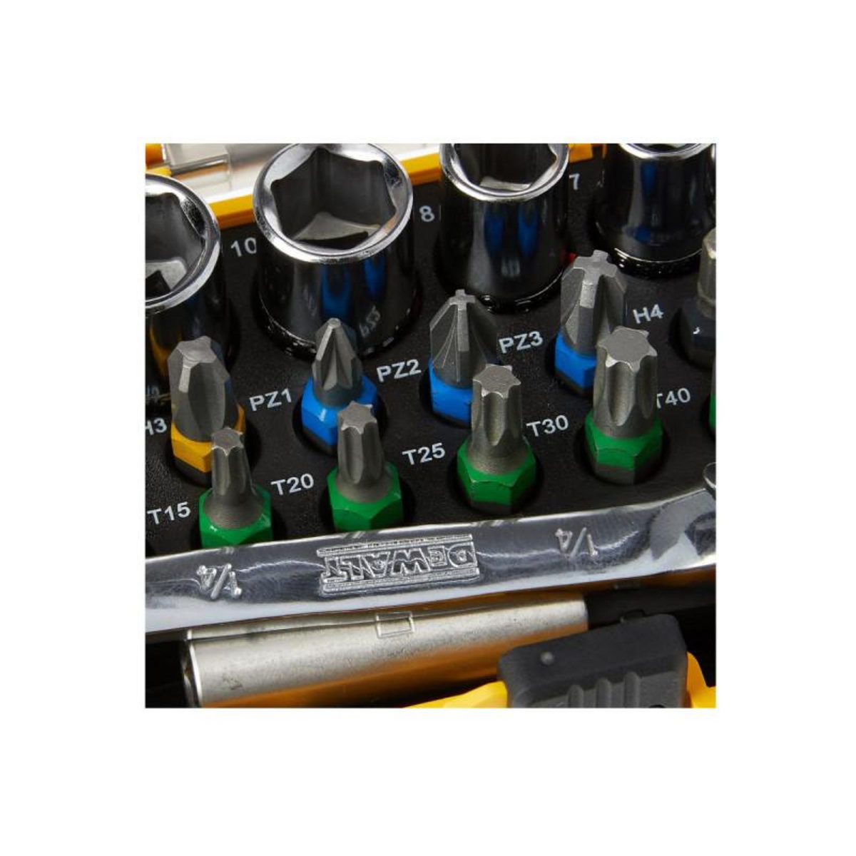 Dewalt Coffret 24 pièces de vissage DEWALT - douilles et embouts 25 mm - DT71516-QZ