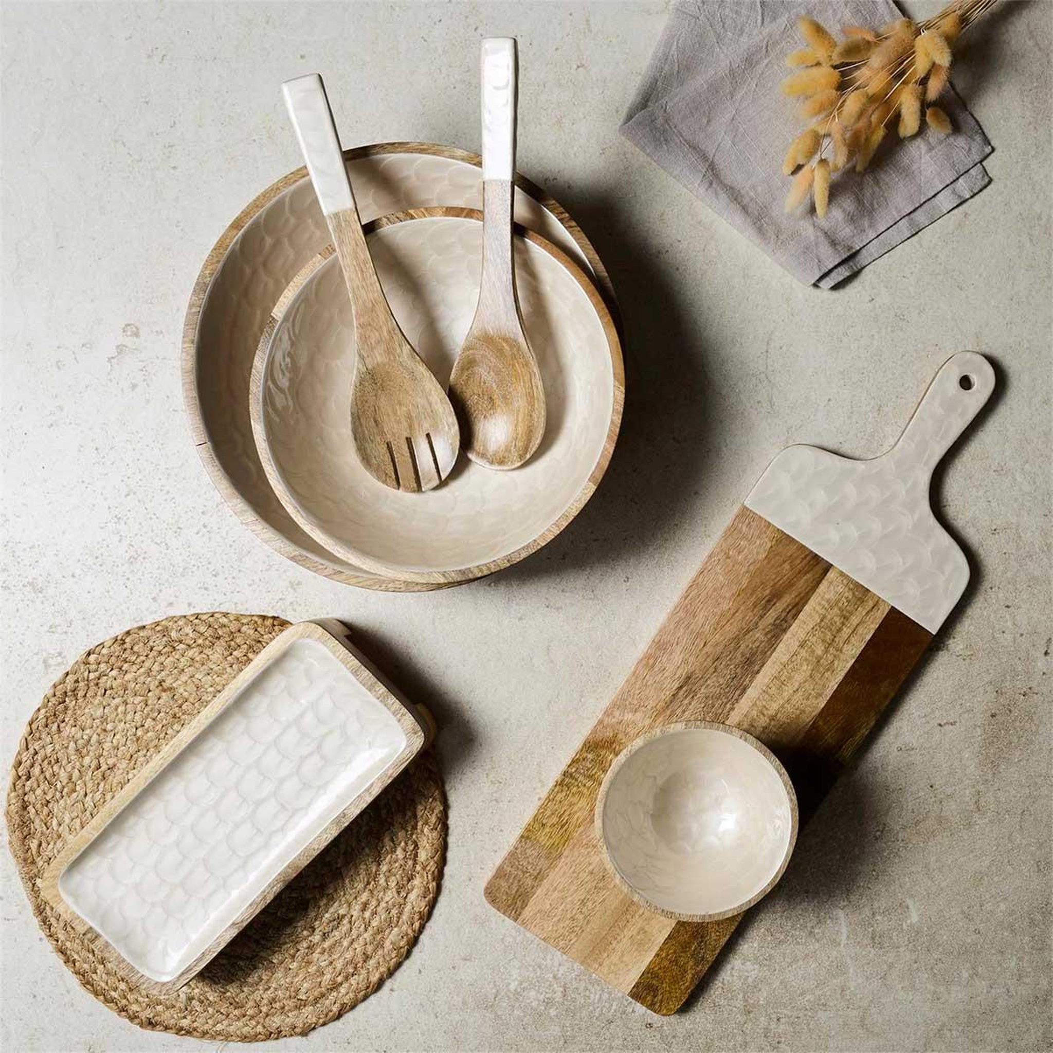 Voir la diapositive 6 : The Home Deco Factory Plat de présentation en bois  nerina  30cm beige