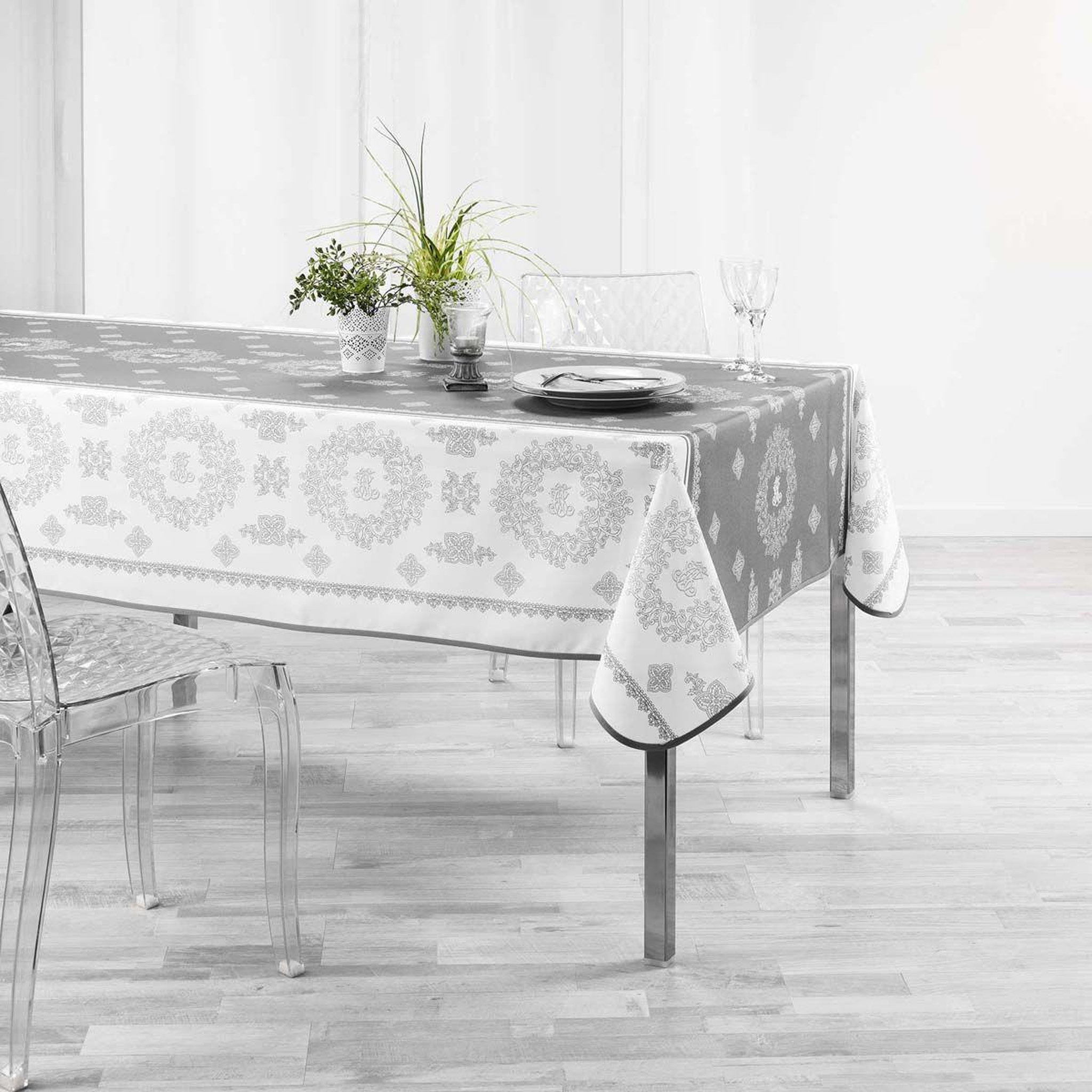 Voir la diapositive 2 : Douceur d'Intérieur Nappe imprimée  madelyne  150x300cm blanc