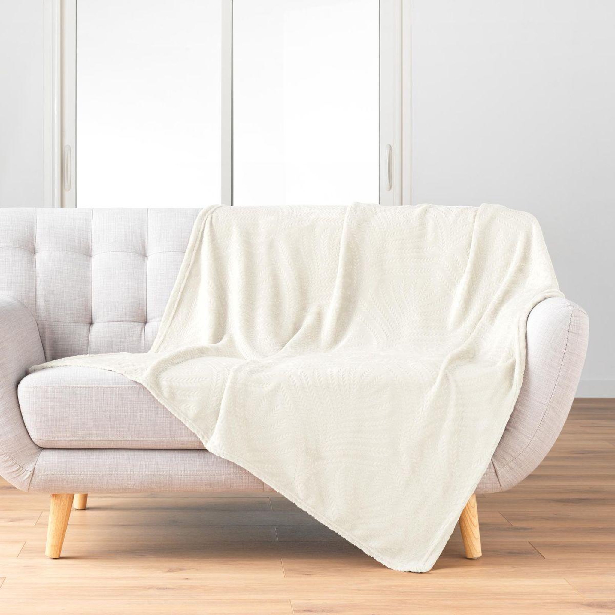Voir la diapositive 4 : Douceur d'Intérieur Plaid uni en flanelle  nelia  125x150cm naturel