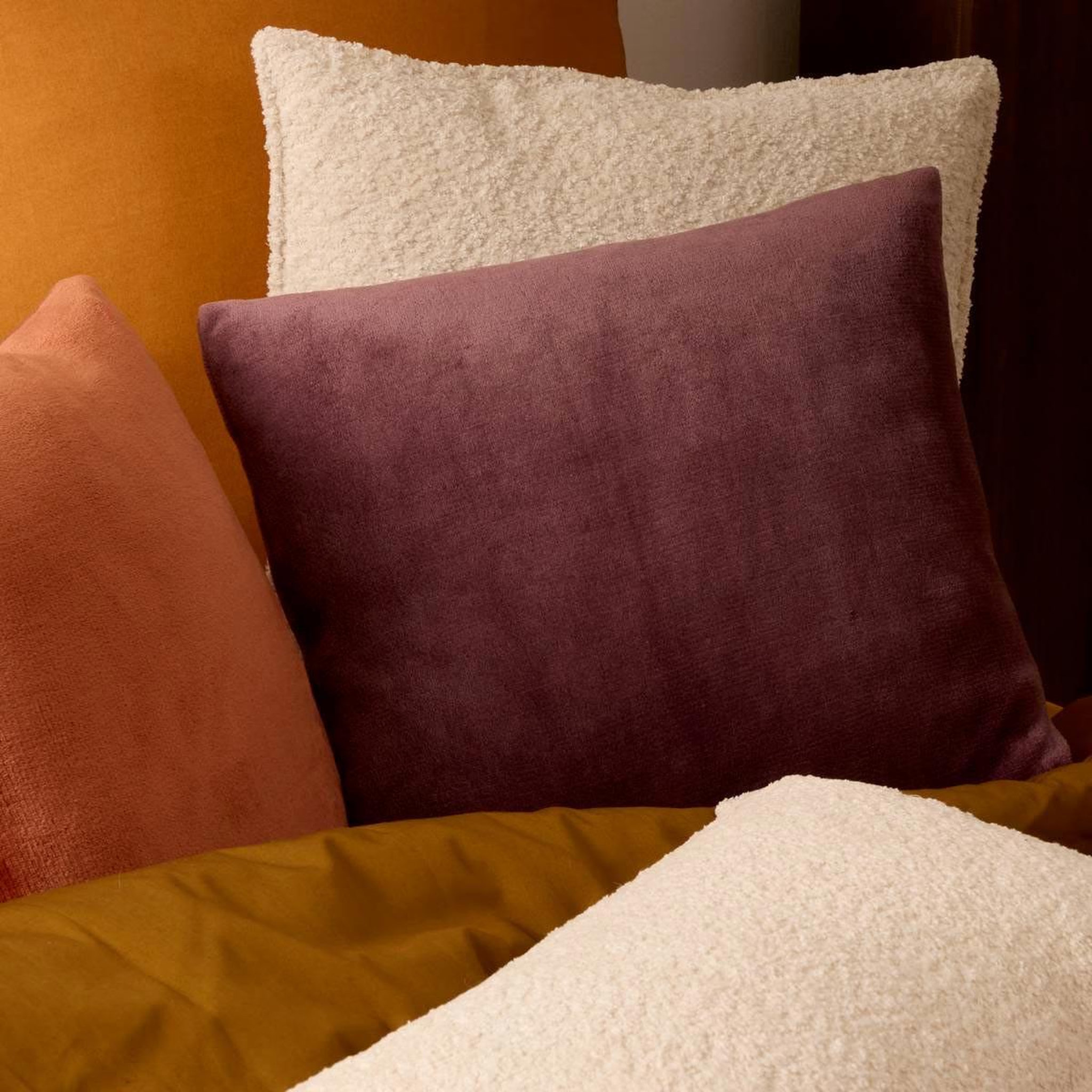 Voir la diapositive 5 : ATMOSPHERA Coussin en flanelle uni  ollis  38x38cm violet