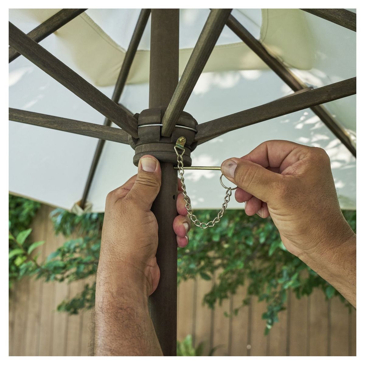 Kidkraft Ensemble jardin pour enfant - Canapé et table en bois avec coussins -Ecru