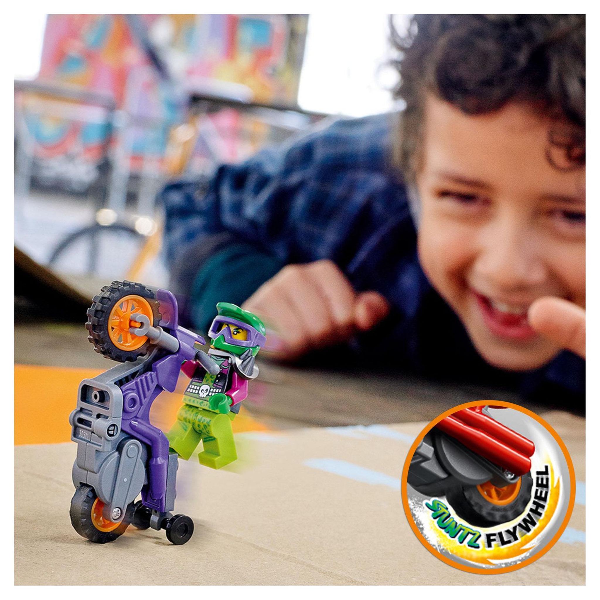 Voir la diapositive 7 : LEGO City Stuntz 60296 La moto de la cascade Roue arrière