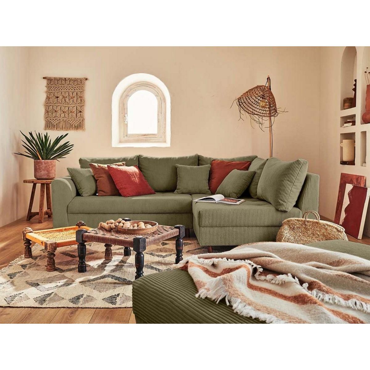 LISA DESIGN Rune - canapé d'angle droit - 4 places - avec pouf d'appoint - en velours côtelé