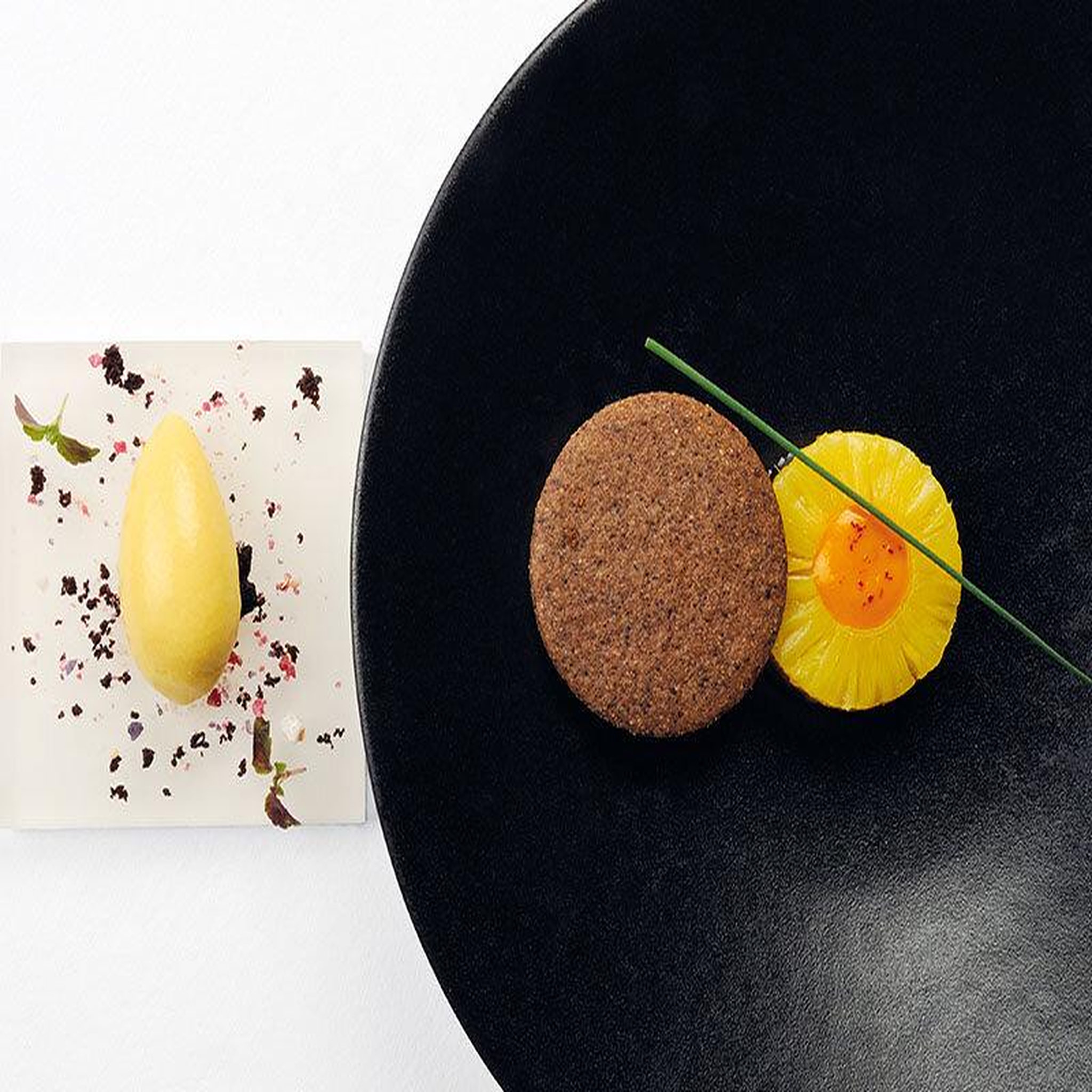 Voir la diapositive 4 : Smartbox Repas d'exception pour 2 à la table d'une adresse prestigieuse - coffret cadeau gastronomie