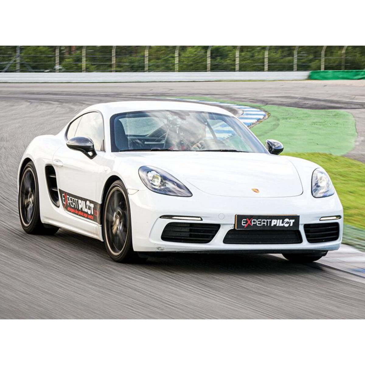 Smartbox Stage de pilotage : 4 tours sur le circuit de Dijon-Prenois au volant d'une Porsche Cayman - Coffret Cadeau Sport & Aventure