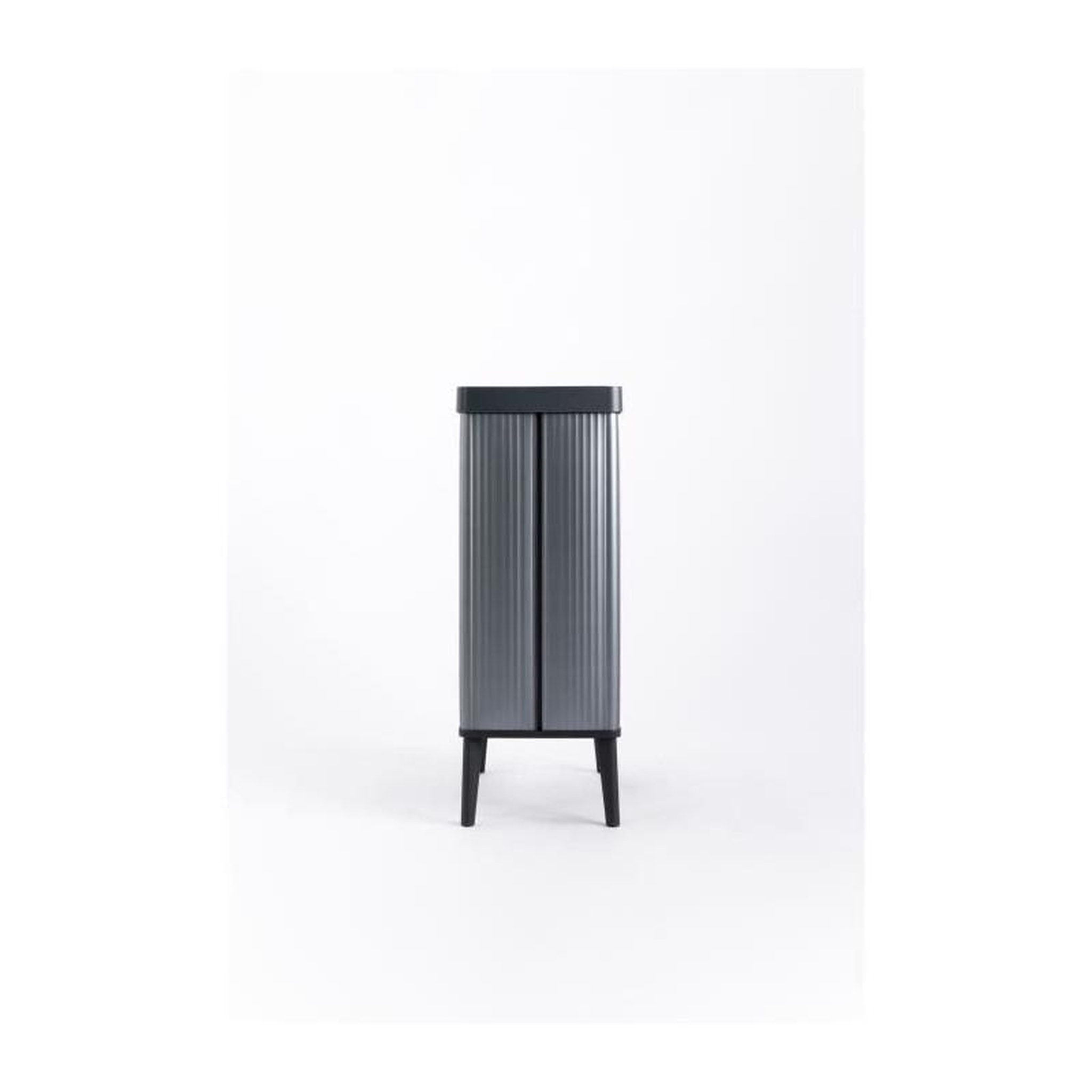 Voir la diapositive 6 : CURVER Poubelle sur pieds - VERTO - CURVER - Ouverture touch - 54 L - Bleu perle