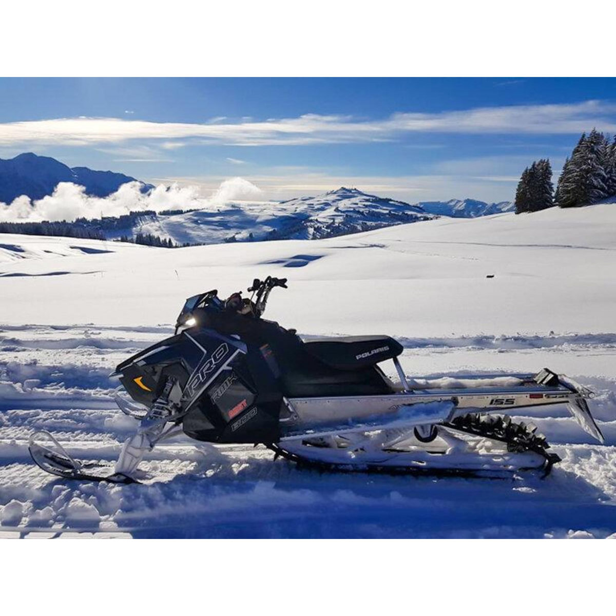 Smartbox Randonnée guidée en motoneige de 50 min aux Saisies - Coffret Cadeau Sport & Aventure