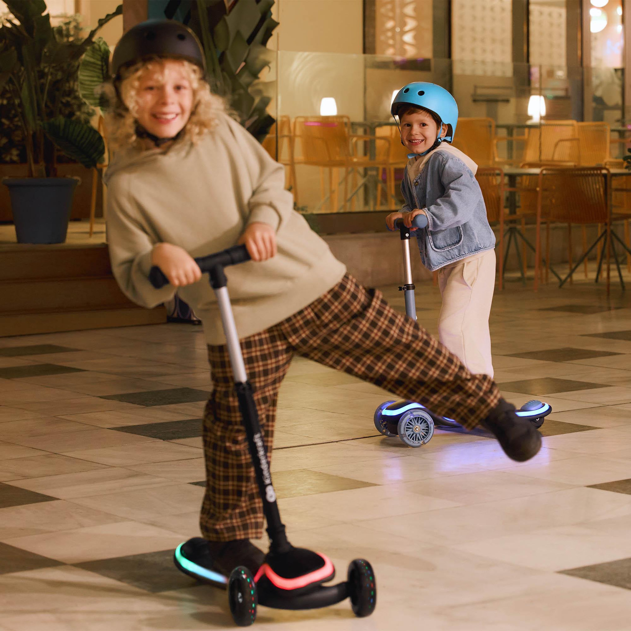 Voir la diapositive 3 : KINDERKRAFT Trottinette 3 roues led pour enfant