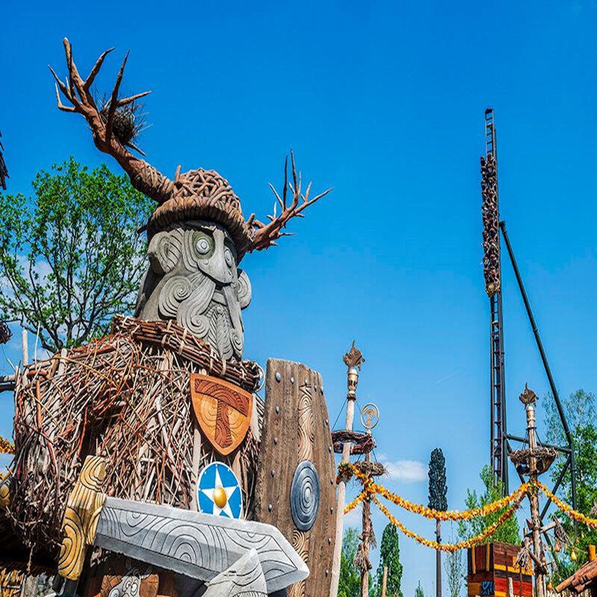 Smartbox Parc Astérix 2026 - Séjour 2 jours / 1 nuit - Hôtel La Cité Suspendue en haute saison - Coffret Cadeau Séjour