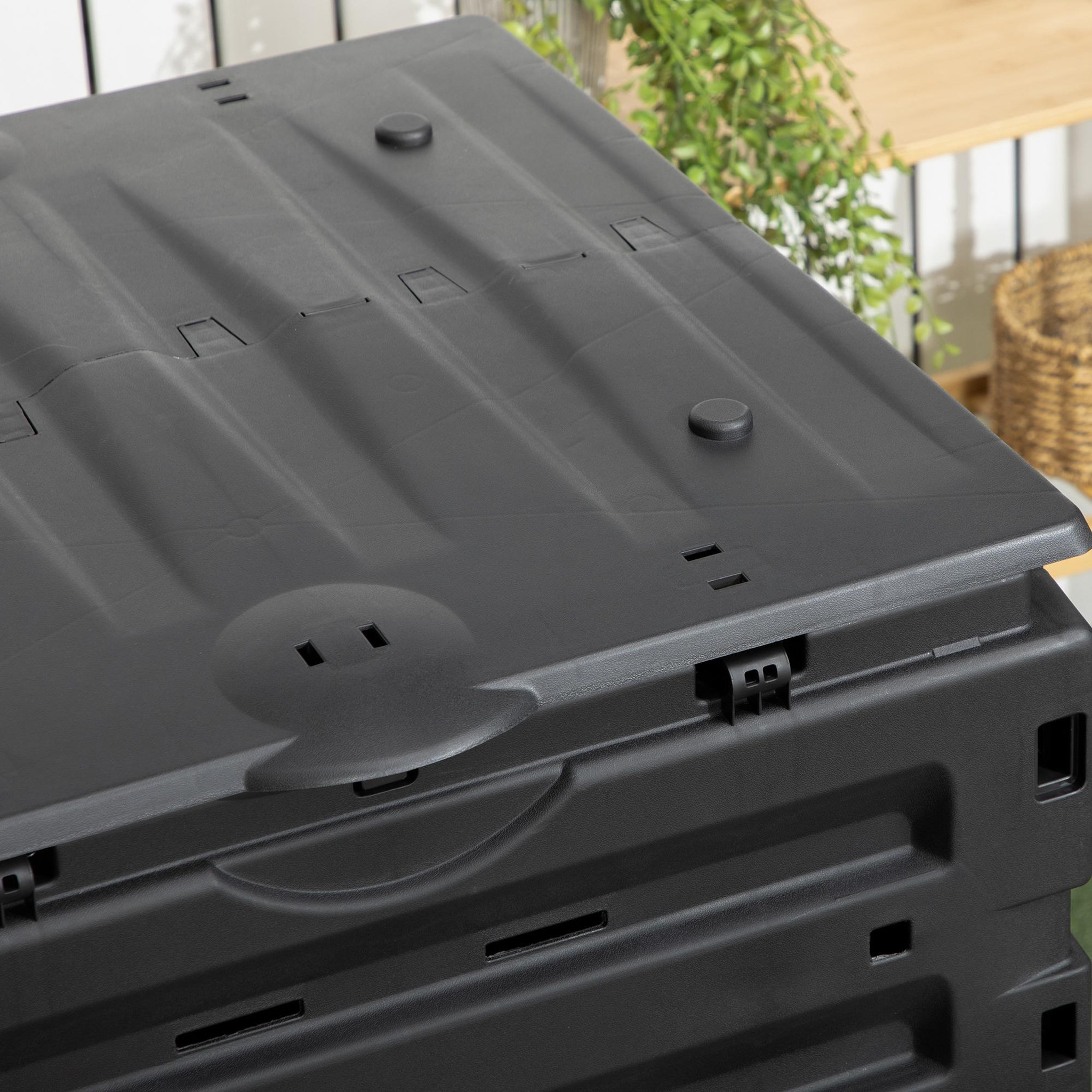 Voir la diapositive 4 : OUTSUNNY Composteur de jardin 450L 80 aérations 2 trappes coulissantes toit ouvrant noir vert