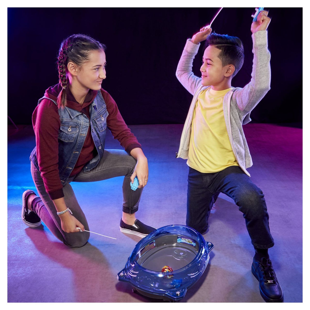 HASBRO Beyblade Burst surge SpeedStorm - Set de combat/Arène K.O. électrique