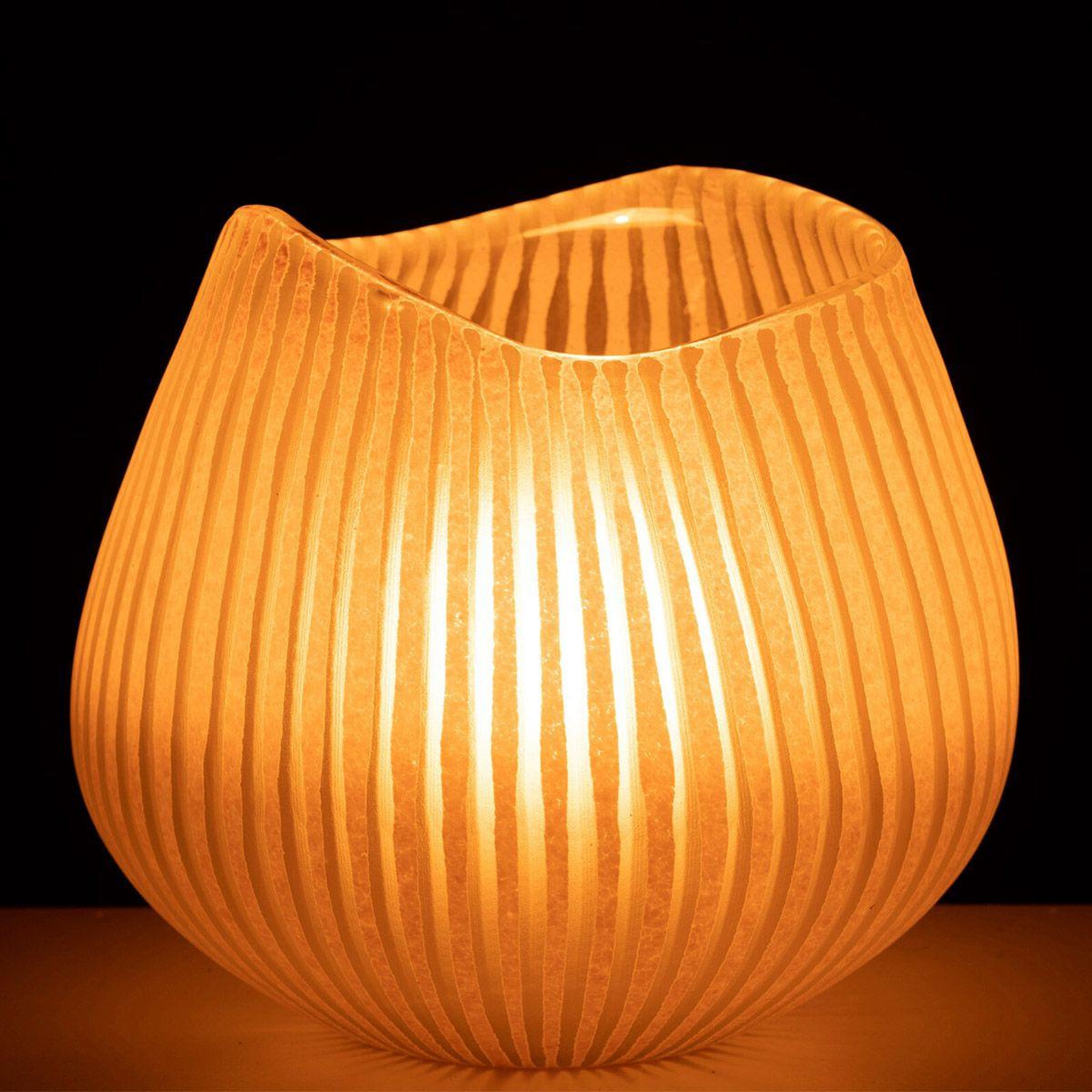 Voir la diapositive 3 : J-LINE Vase design ligne  octave  20cm rose