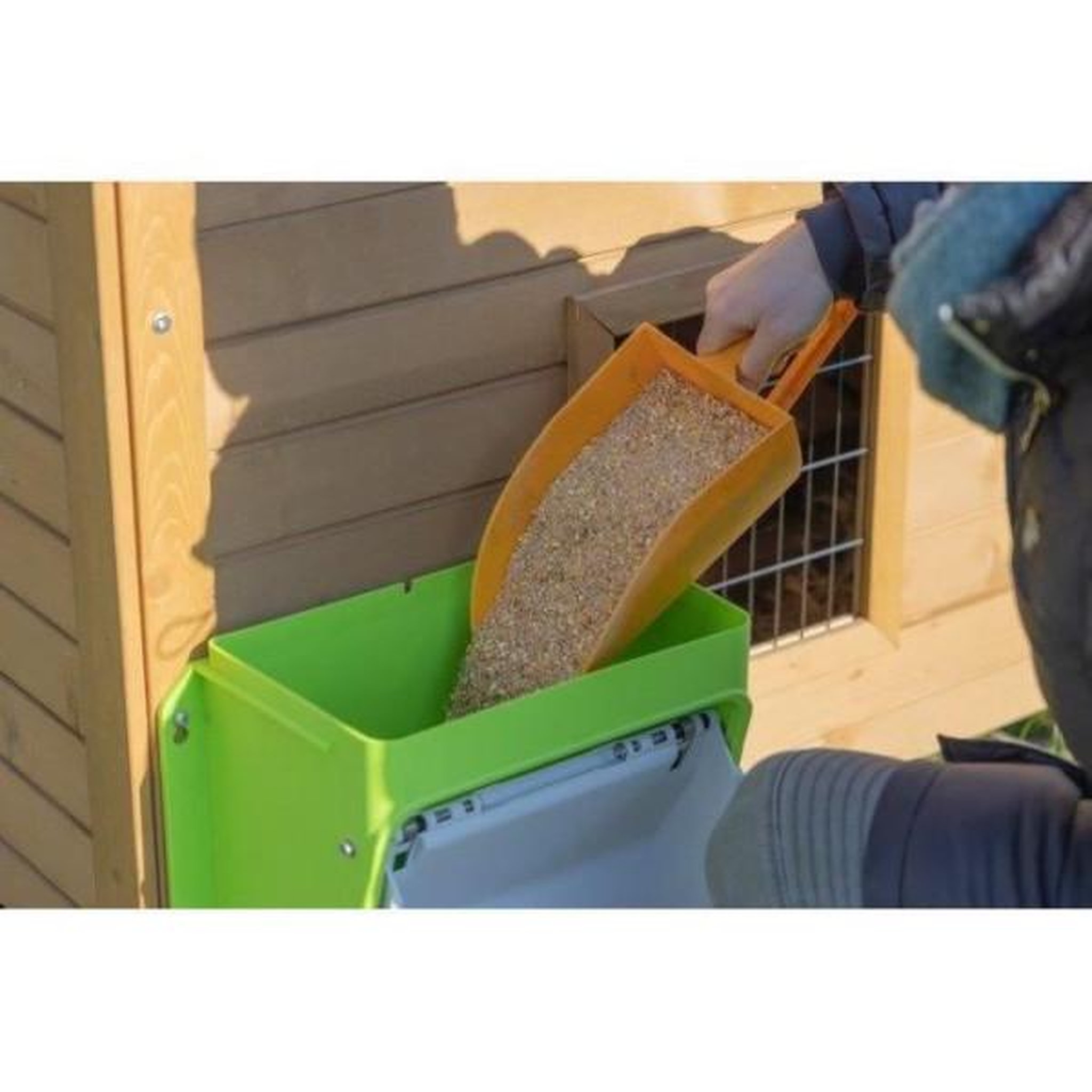Voir la diapositive 4 : KERBL Nourrisseur automatique - KERBL - SmartCoop - 7,5 kg - Volet de protection - Vert