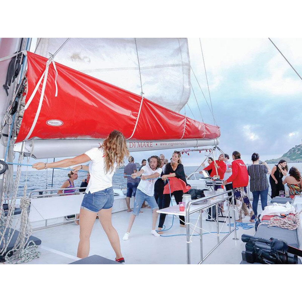 Smartbox Demi-journée d'excursion en catamaran dans le golfe d'Ajaccio - Coffret Cadeau Sport & Aventure