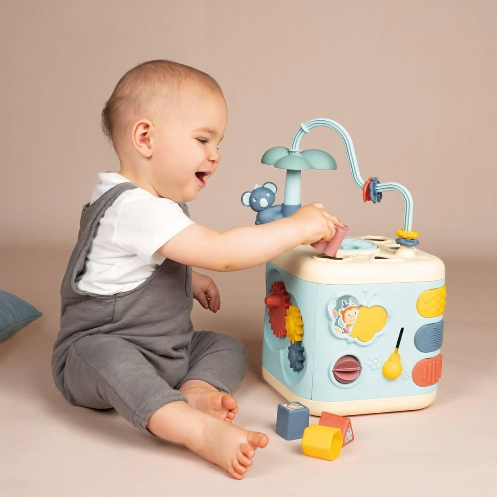 Voir la diapositive 4 : SMOBY Cube d'activités : Little Smoby Explor Cube